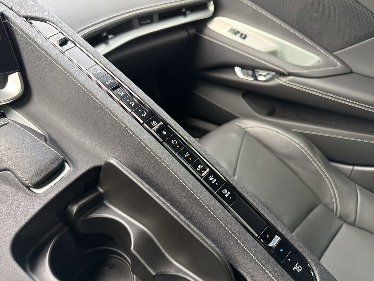 Used 2025 Chevrolet Corvette Stingray Coupe w/ Z51 Performance Package image 12