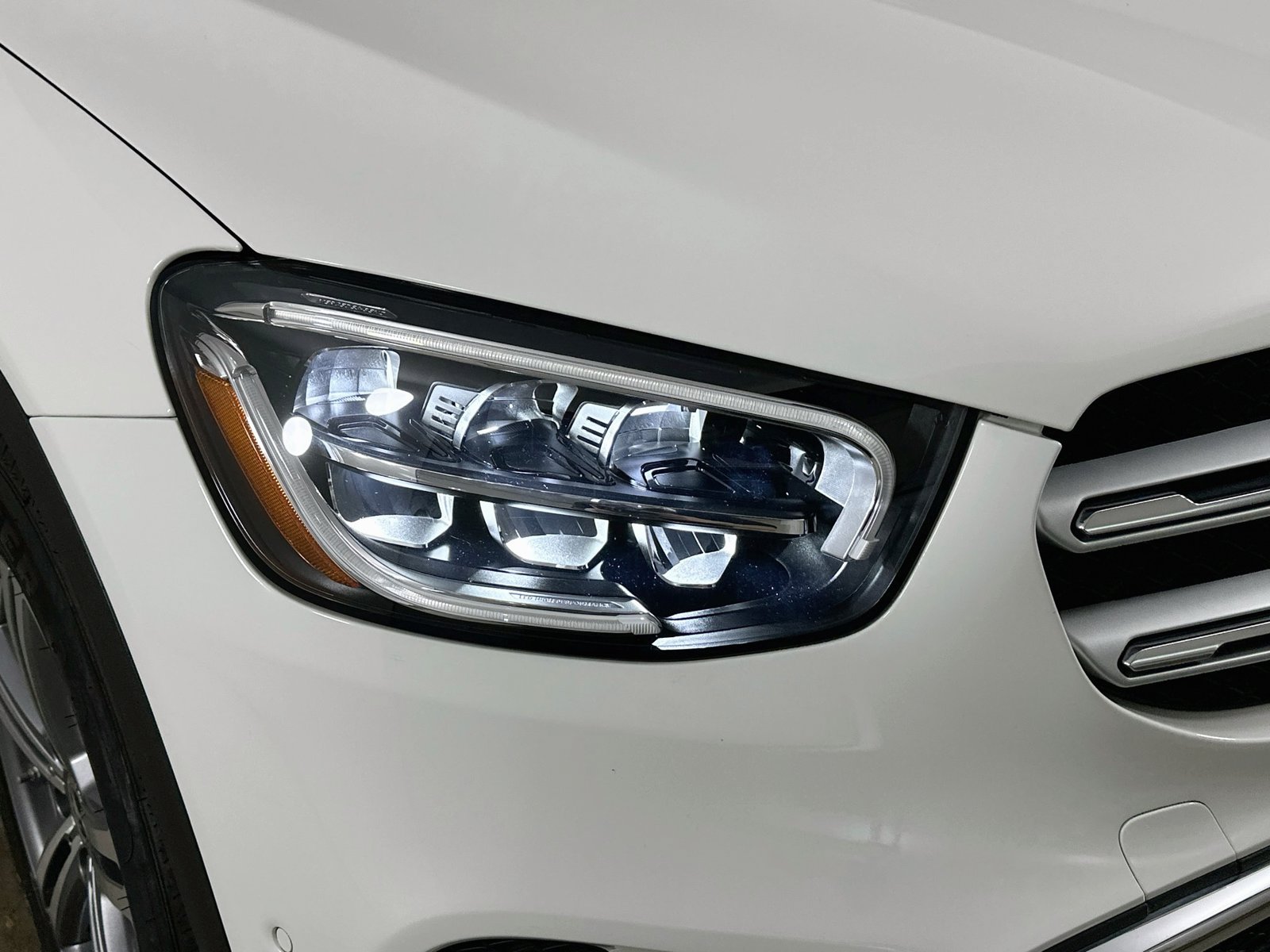 Used 2022 Mercedes-Benz GLC 300 4MATIC image 9
