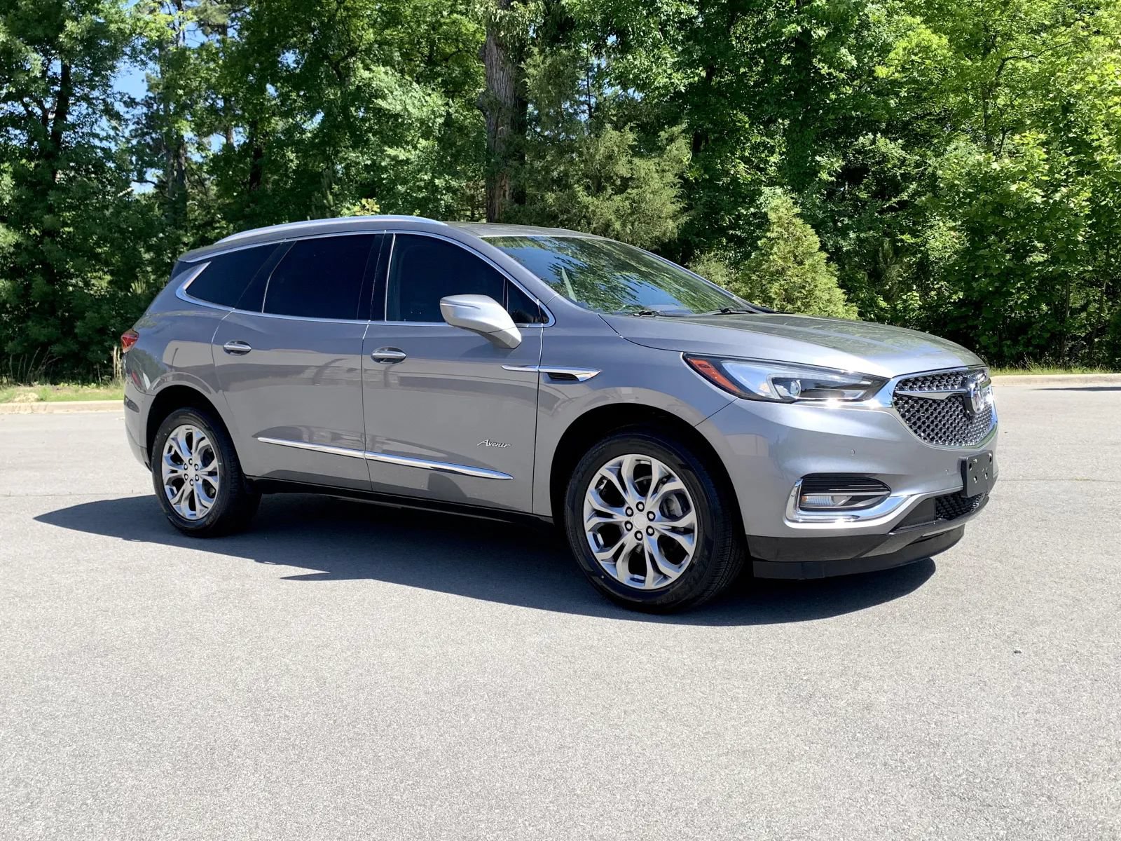 Used 2019 Buick Enclave Avenir w/ Avenir Technology Package FWD image 1