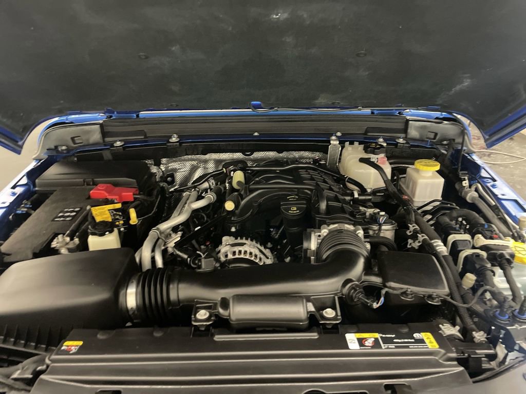 Used 2024 Jeep Gladiator Sport AWD/4WD image 22