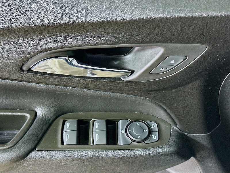 Used 2023 Chevrolet Equinox LT image 18