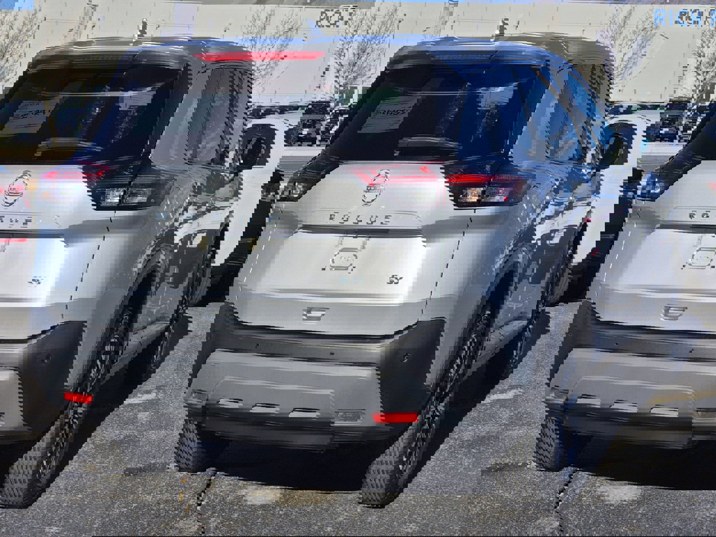 Used 2023 Nissan Rogue SV image 8