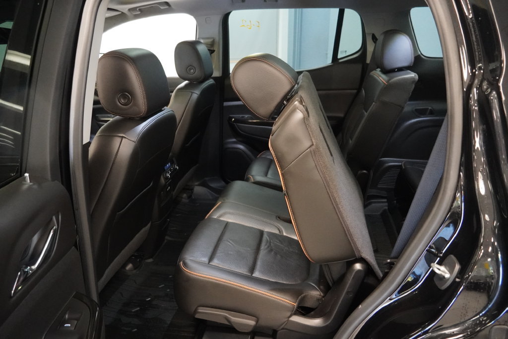 Used 2021 GMC Acadia AT4 w/ LPO, Floor Liner Package AWD/4WD image 21