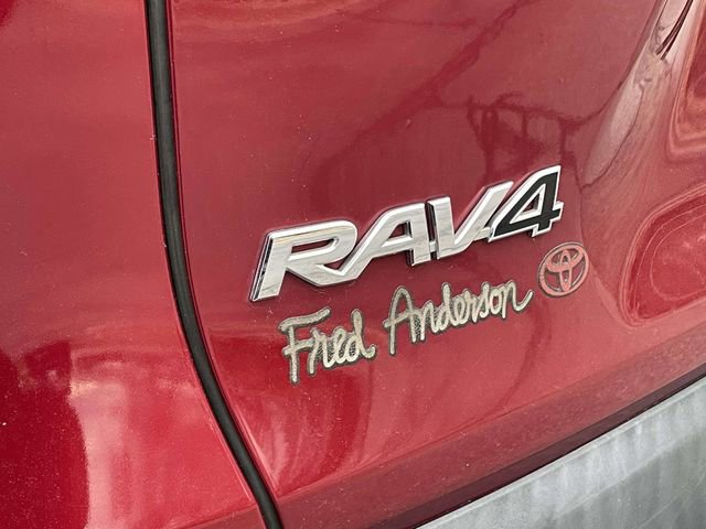 Used 2019 Toyota RAV4 Limited image 11