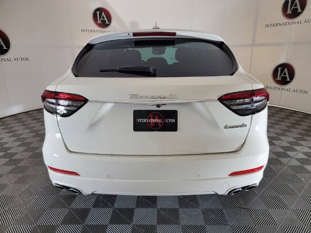 Used 2023 Maserati Levante GT image 9
