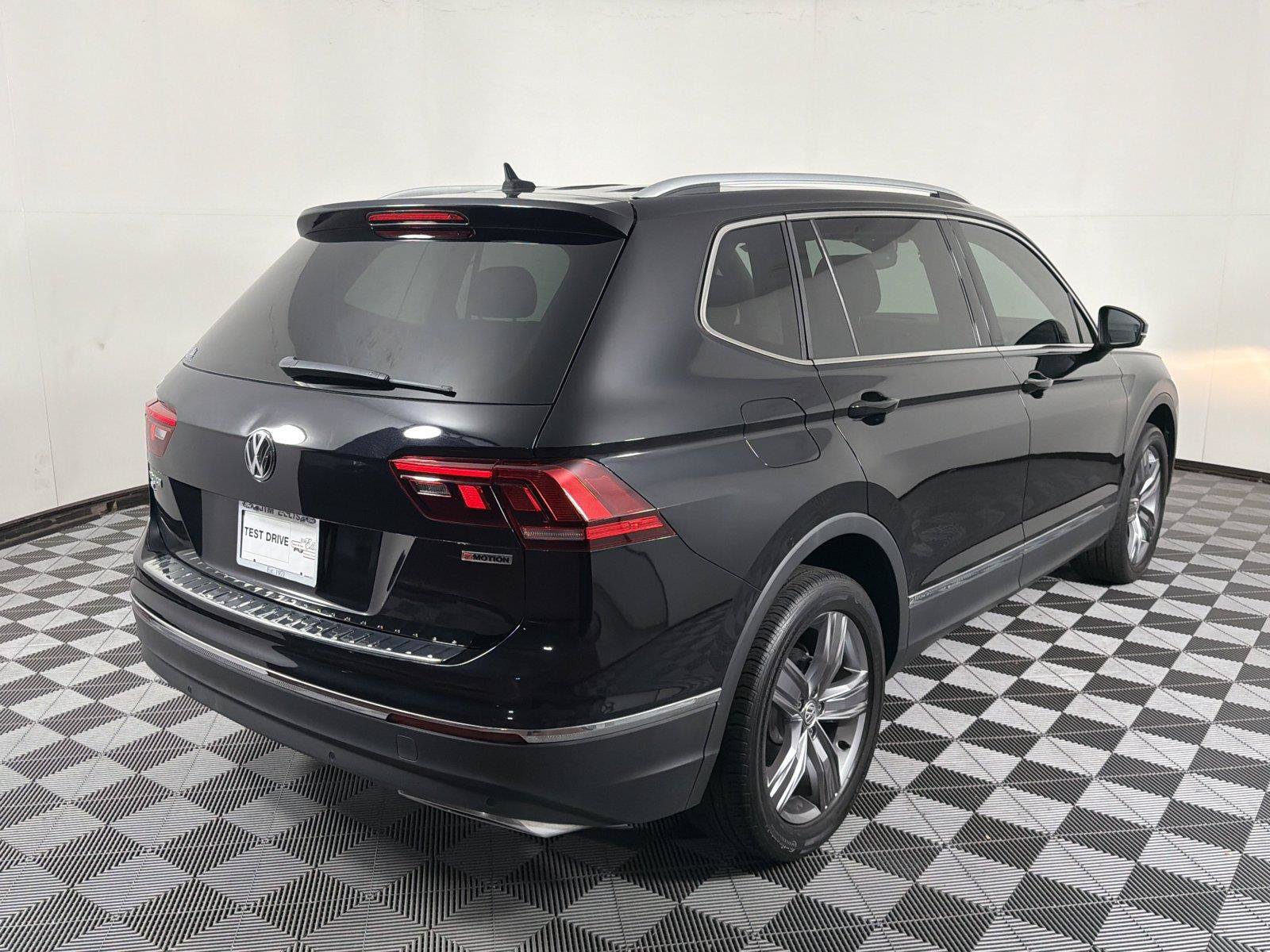 Used 2021 Volkswagen Tiguan SEL AWD/4WD image 7
