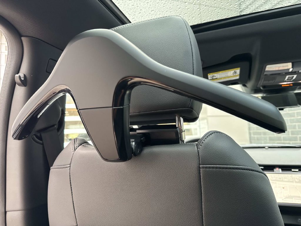 New 2026 Land Rover Discovery Sport Landmark AWD/4WD image 18