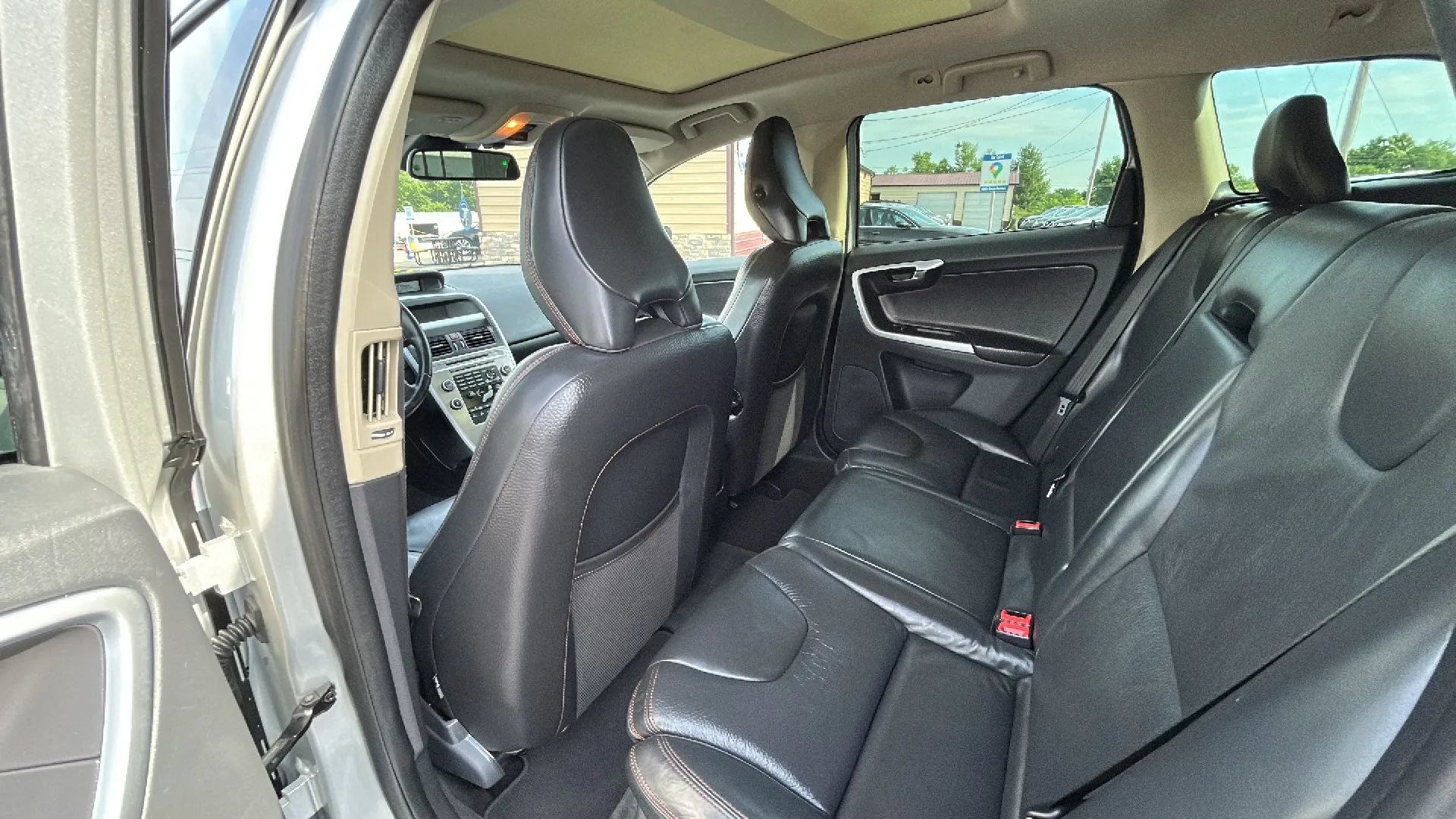 Used 2010 Volvo XC60 T6 AWD/4WD image 7