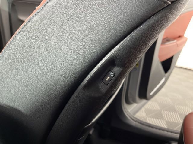 Used 2025 Kia Sportage SX image 45