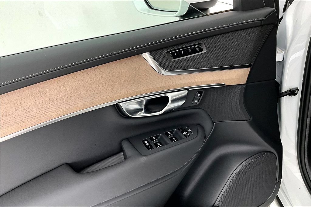 New 2026 Volvo XC90 B5 Plus AWD/4WD image 23