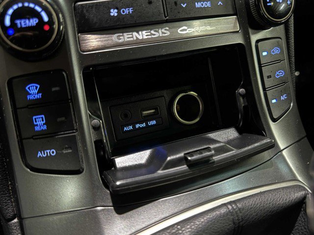 Used 2015 Hyundai Genesis 3.8 image 46