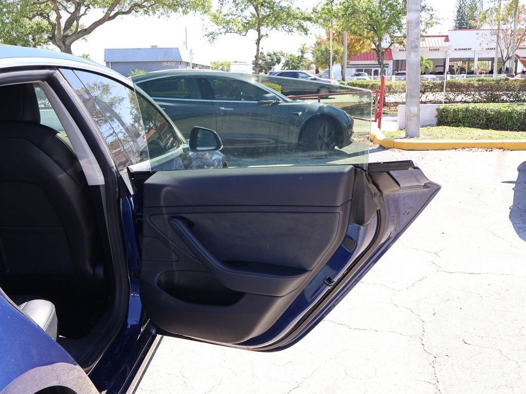 Used 2019 Tesla Model 3 Long Range image 25