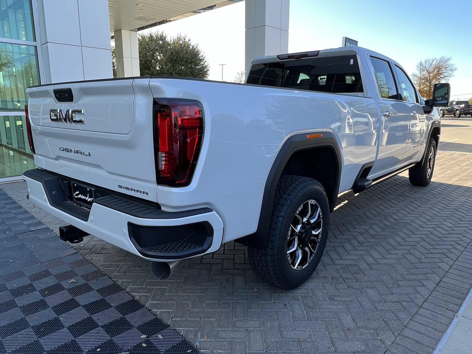 New 2023 GMC Sierra 3500 Denali w/ Denali Ultimate Package AWD/4WD image 5