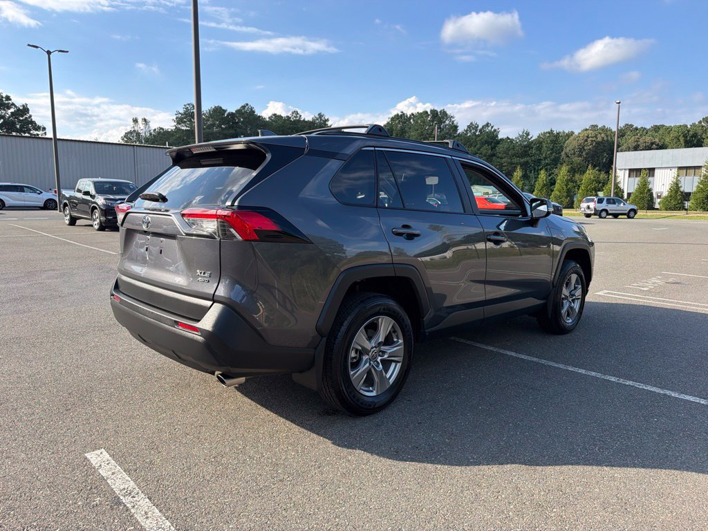 Used 2025 Toyota RAV4 XLE w/ Convenience Package AWD/4WD image 5