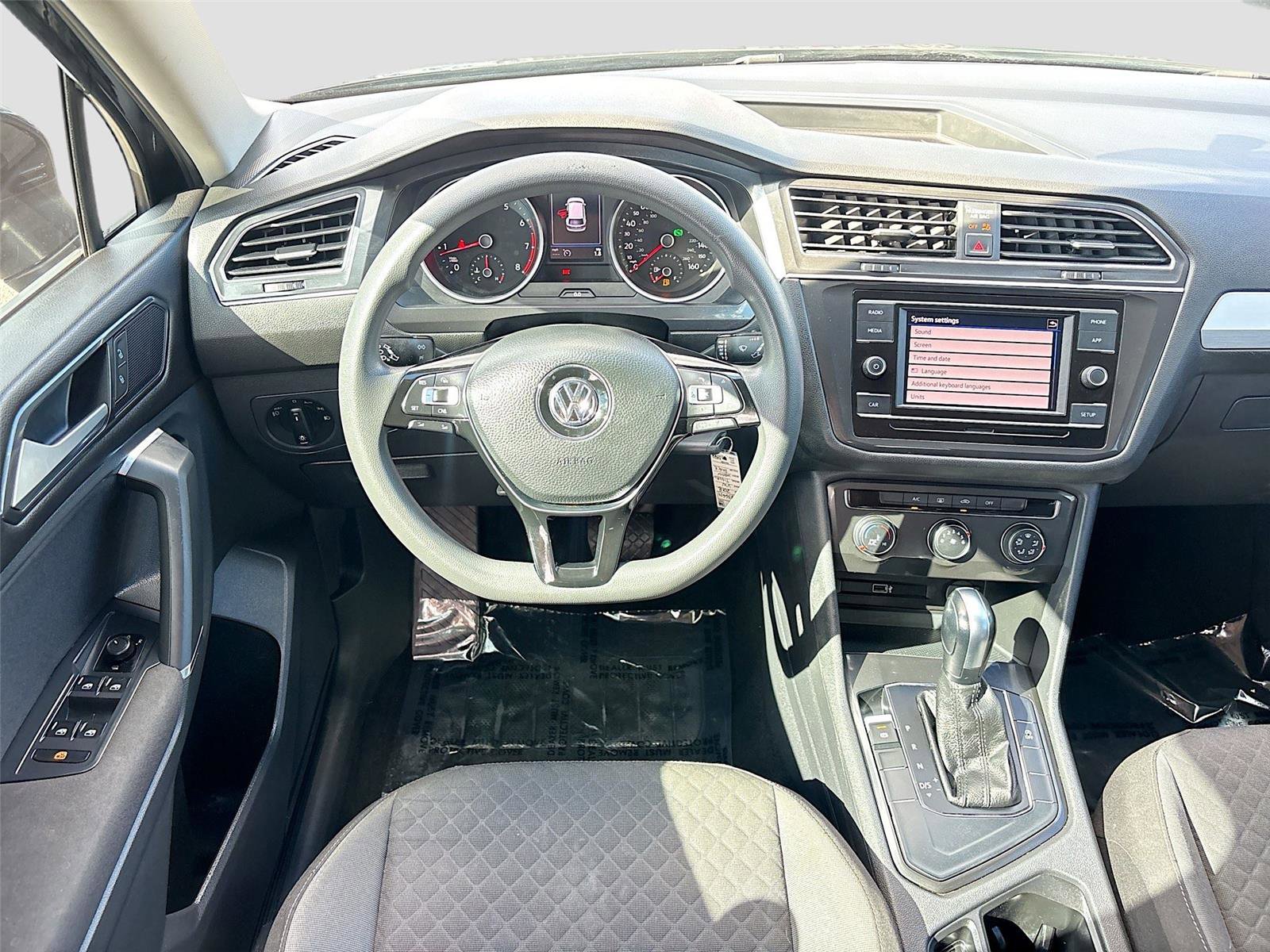 Used 2018 Volkswagen Tiguan S w/ Front Fog Lights Package image 21