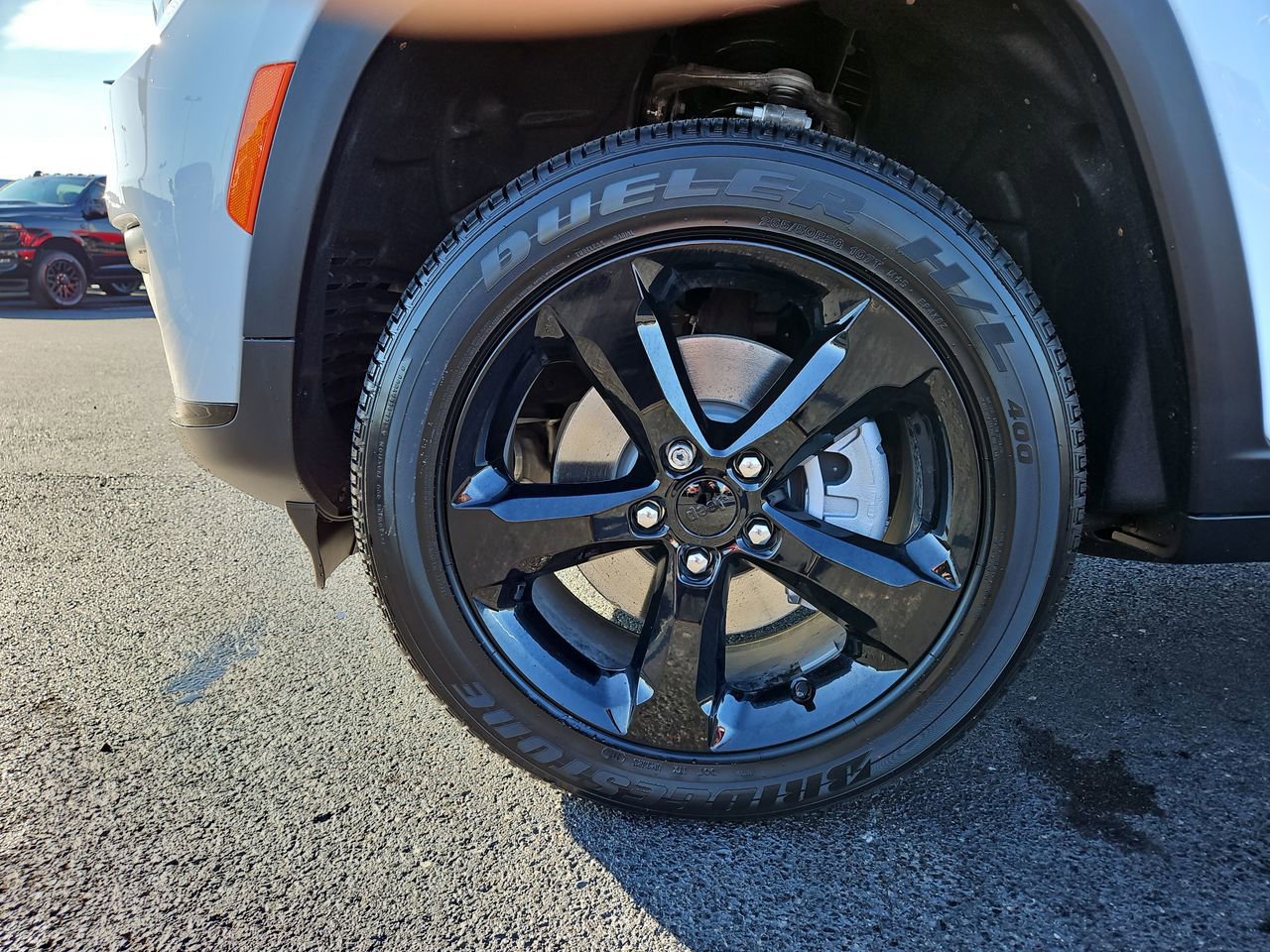 New 2025 Jeep Grand Cherokee L Altitude image 9