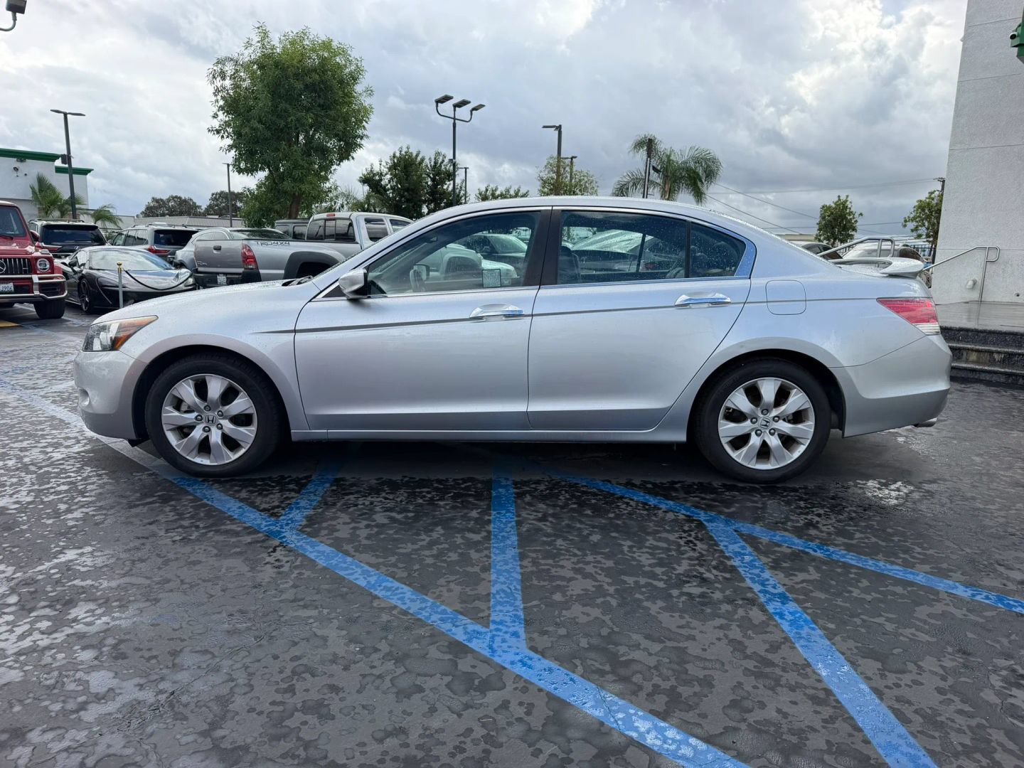 Used 2010 Honda Accord EX-L image 6