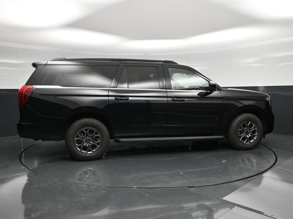 Used 2025 Ford Expedition Max Active AWD/4WD image 2