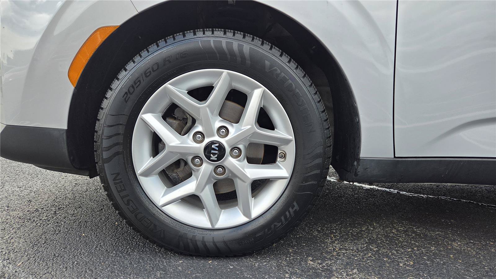 Used 2020 Kia Soul S FWD image 11