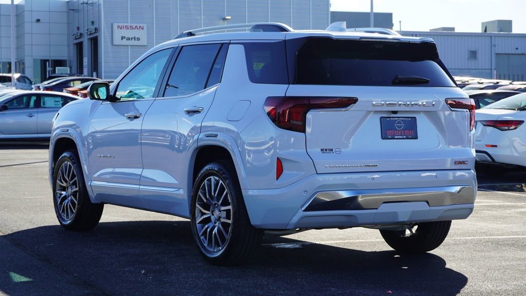 Used 2026 GMC Terrain Denali image 7