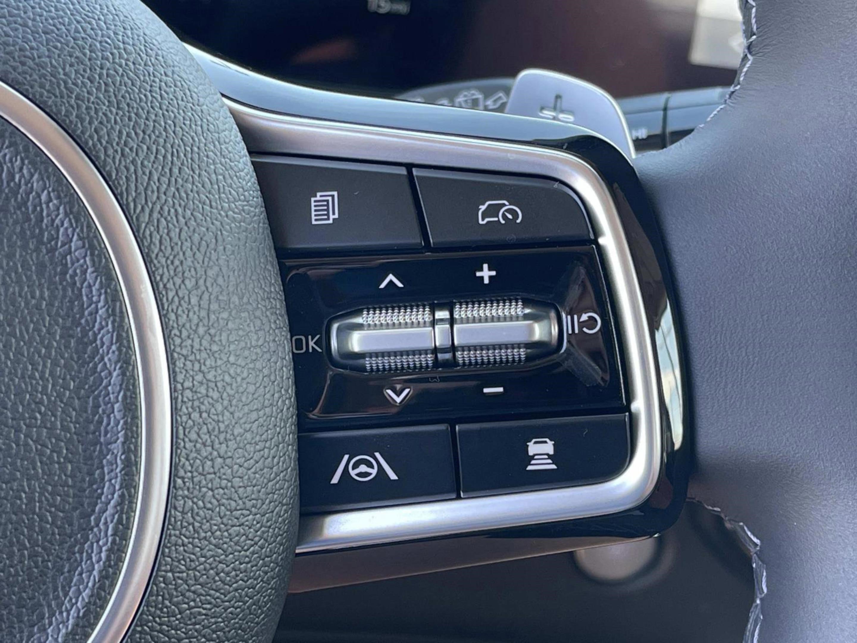 New 2026 Kia Carnival SX image 27