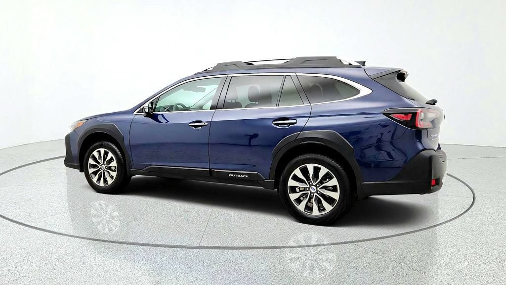 Used 2025 Subaru Outback Touring AWD/4WD image 7