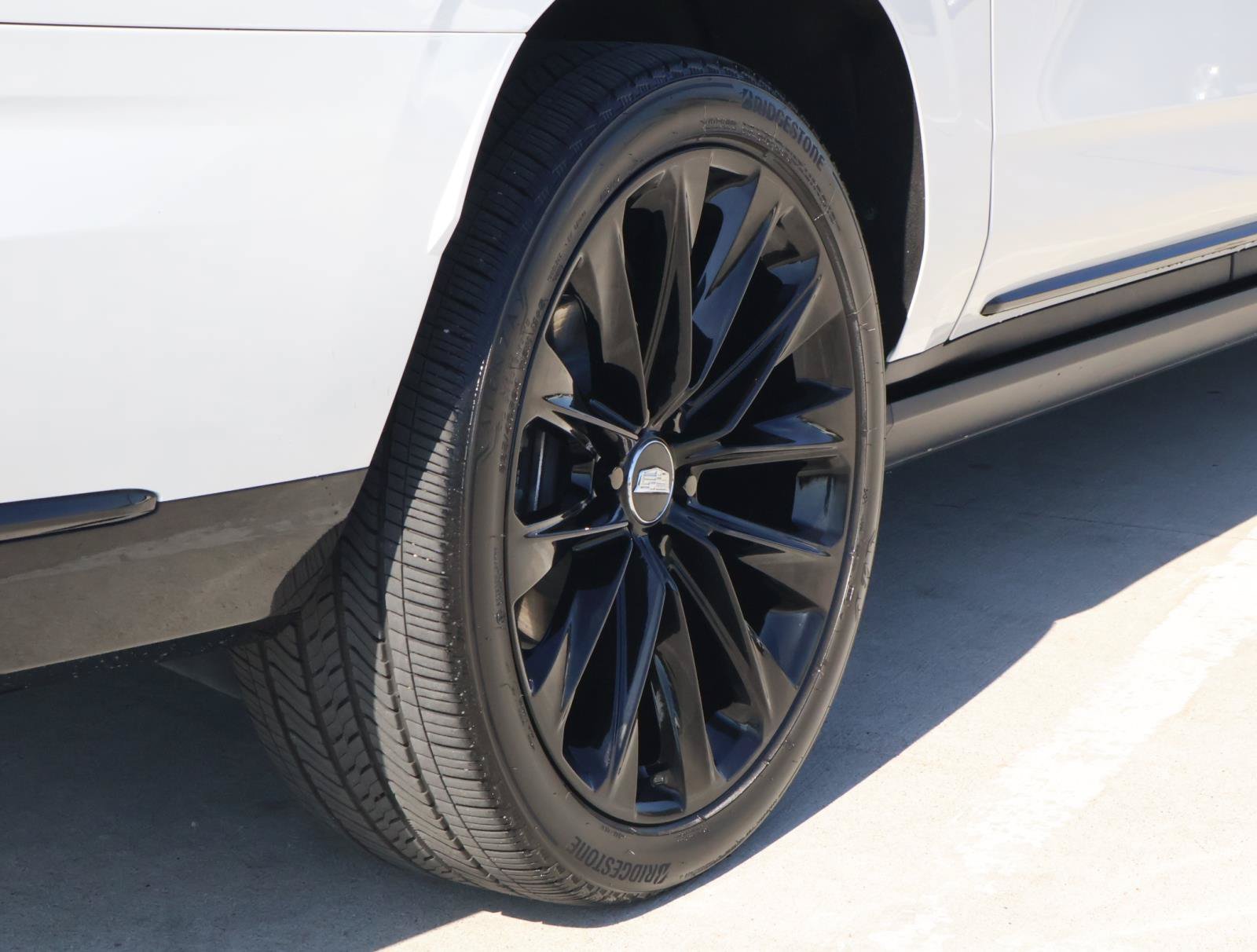 Certified 2025 Cadillac Escalade ESV Sport Platinum w/ LPO, ONYX Package AWD/4WD image 10