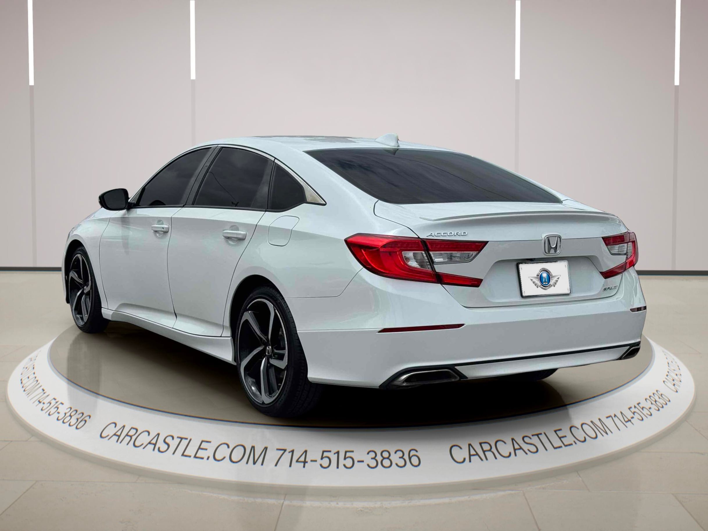 Used 2018 Honda Accord Sport image 2