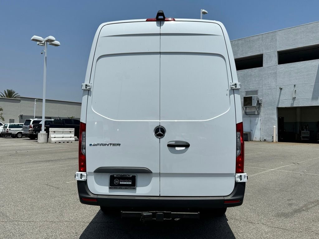 Used 2024 Mercedes-Benz eSprinter 170 Cargo image 9