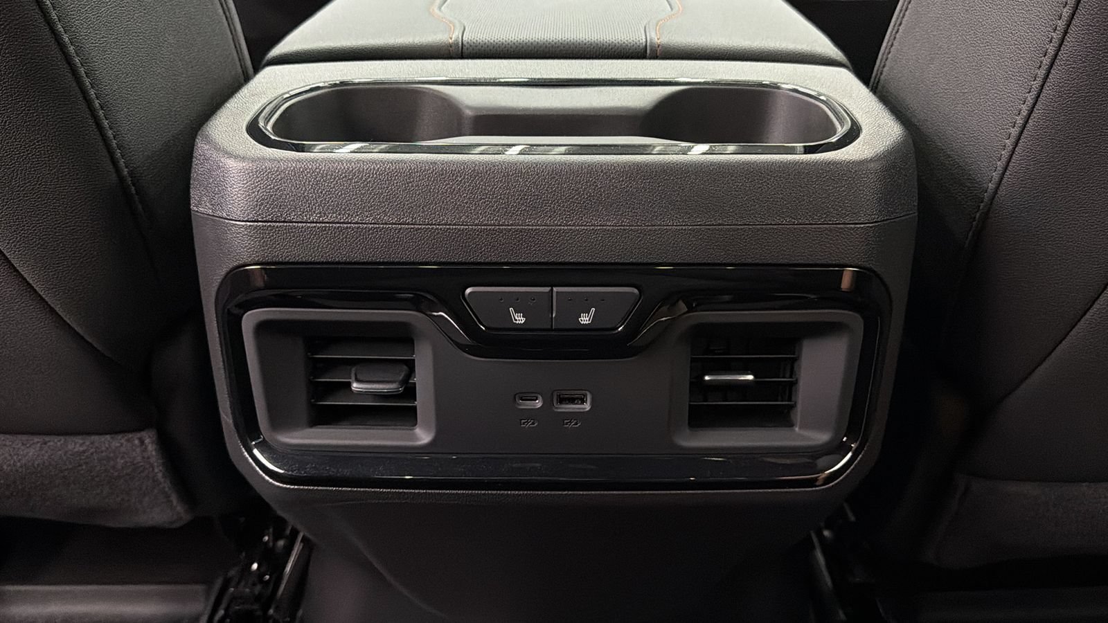 Used 2026 GMC Sierra 1500 AT4 w/ AT4 Premium Package AWD/4WD image 39