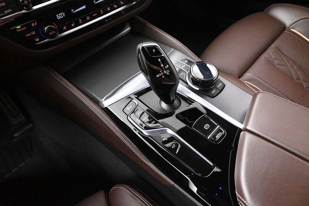 Used 2023 BMW M550i xDrive w/ Dynamic Handling Package AWD/4WD image 48
