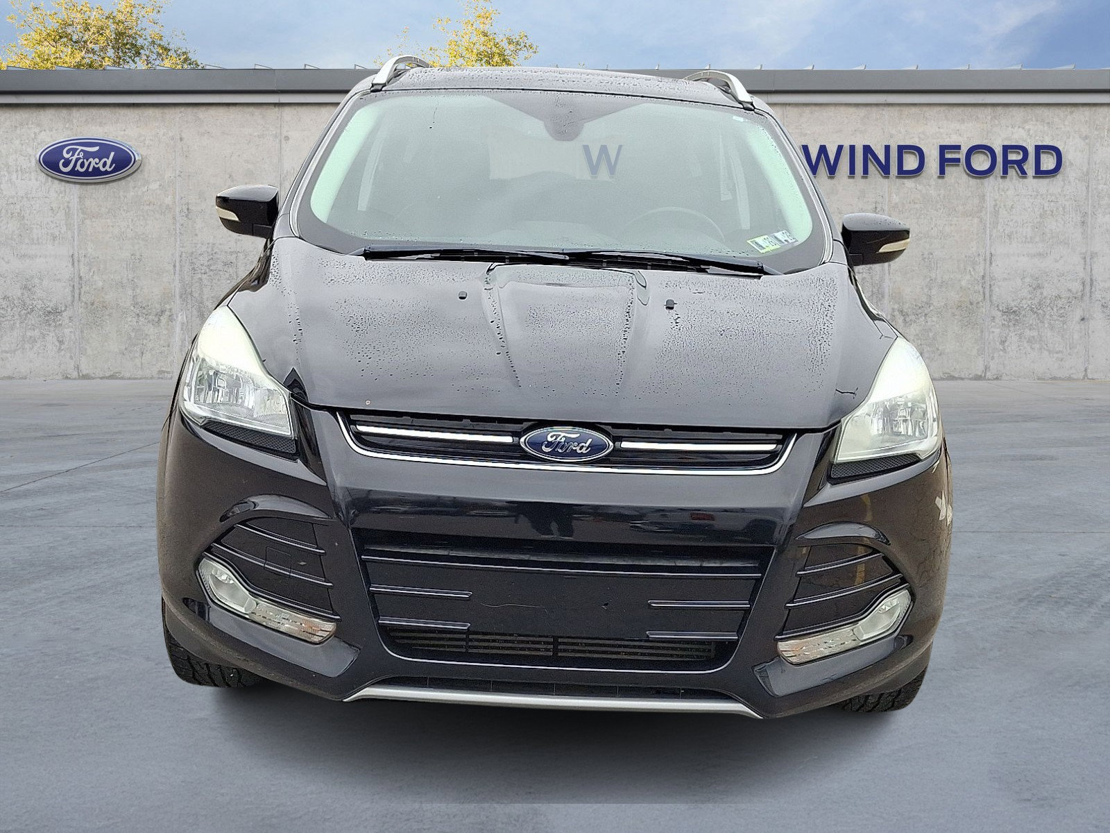 Used 2016 Ford Escape Titanium image 2