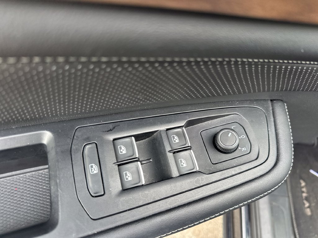 Used 2024 Volkswagen Atlas SE FWD image 40