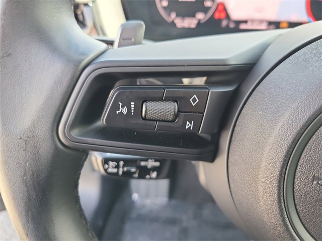 Used 2025 Porsche Panamera 4 w/ Premium Package image 26