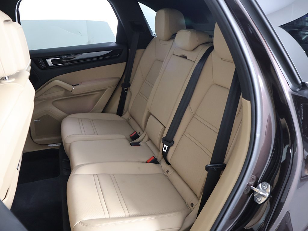 Used 2022 Porsche Cayenne image 39