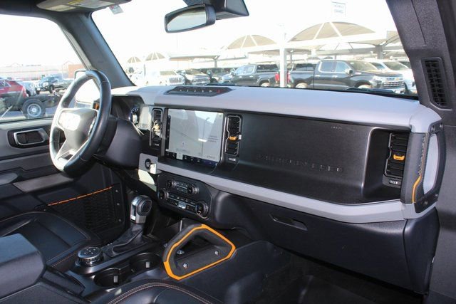 Used 2023 Ford Bronco Badlands w/ Sasquatch Package image 17