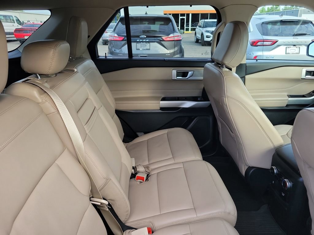 Used 2022 Ford Explorer Limited w/ Equipment Group 301A RWD image 36