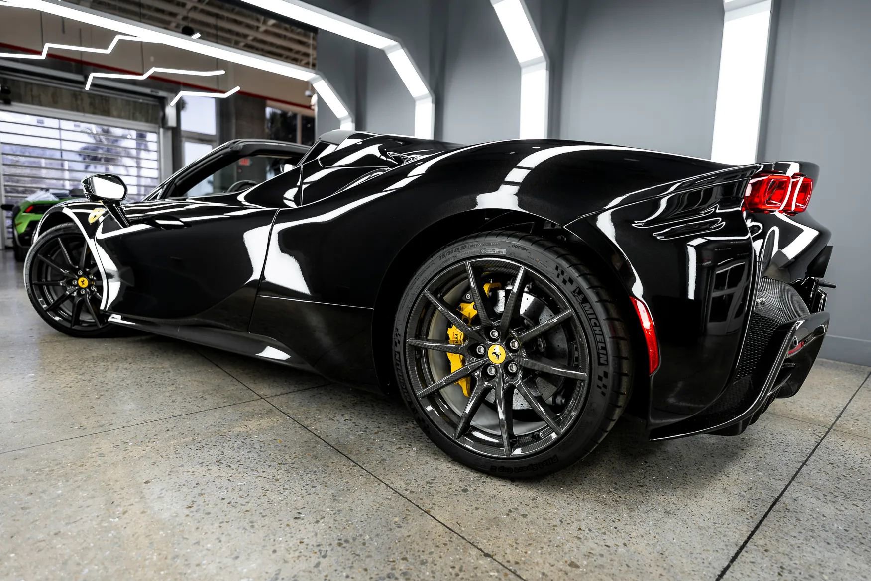 Used 2023 Ferrari SF90 Spider image 7