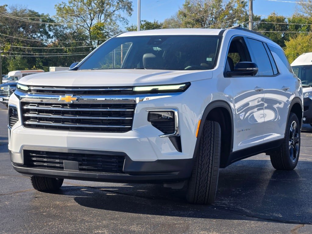 New 2027 Chevrolet Traverse LT w/ Driver Confidence Package AWD/4WD image 4