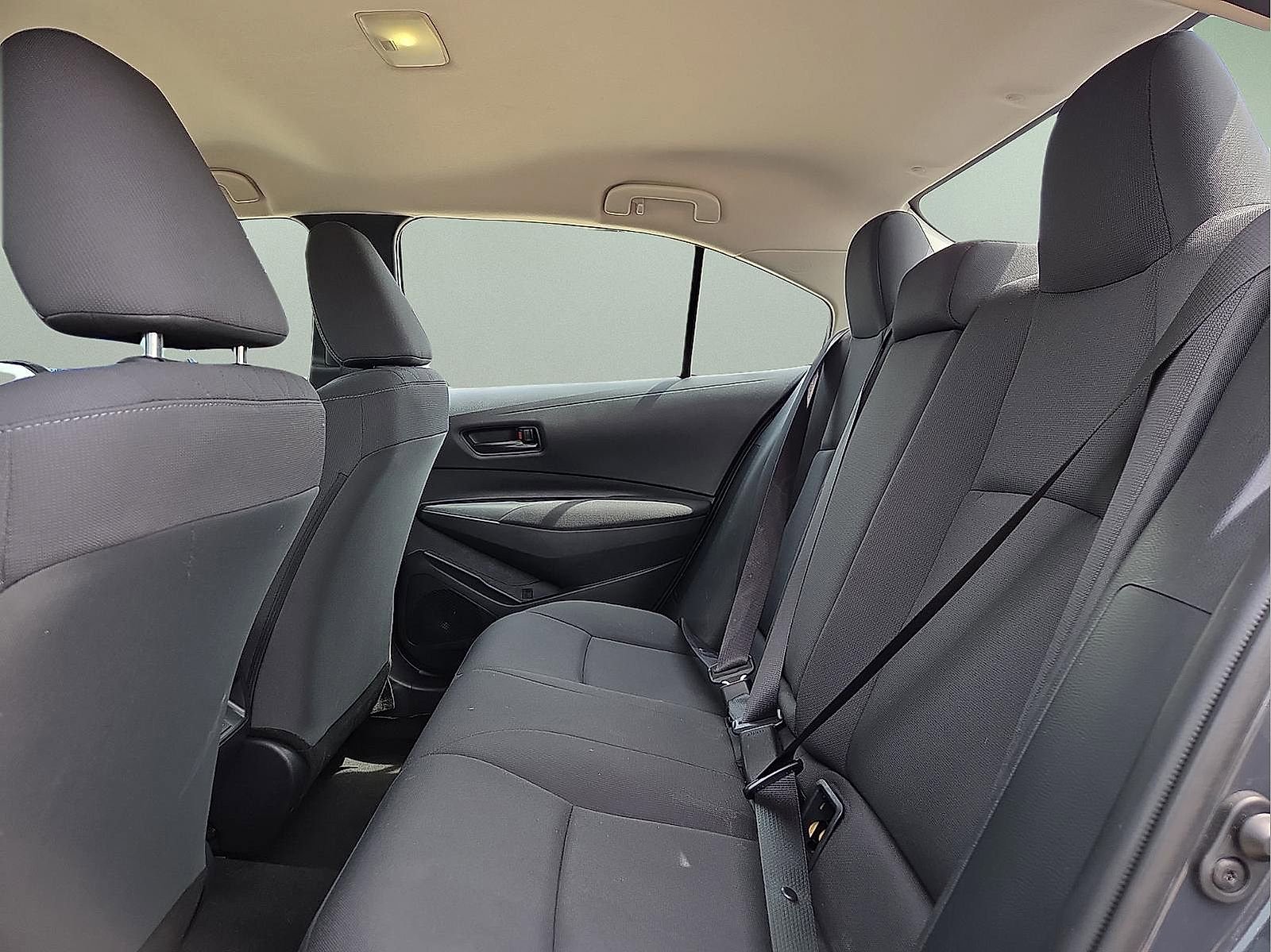 Used 2025 Toyota Corolla LE FWD image 10