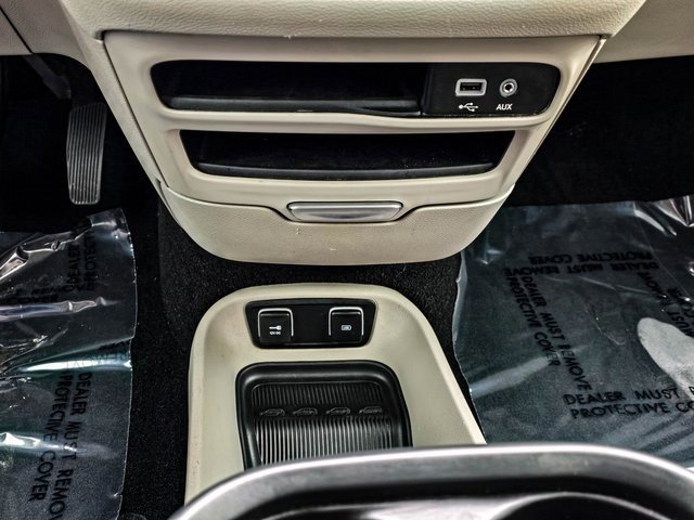 Used 2020 Chrysler Pacifica Touring-L image 22