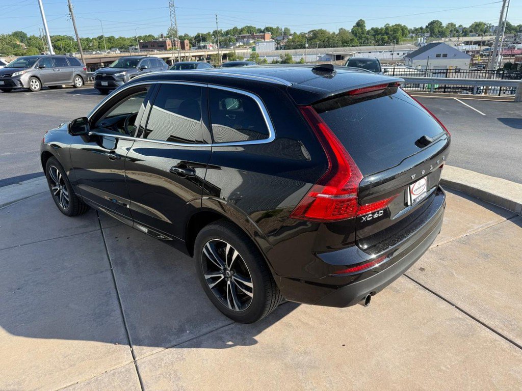 Used 2018 Volvo XC60 T6 Momentum w/ Vision Package AWD/4WD image 8