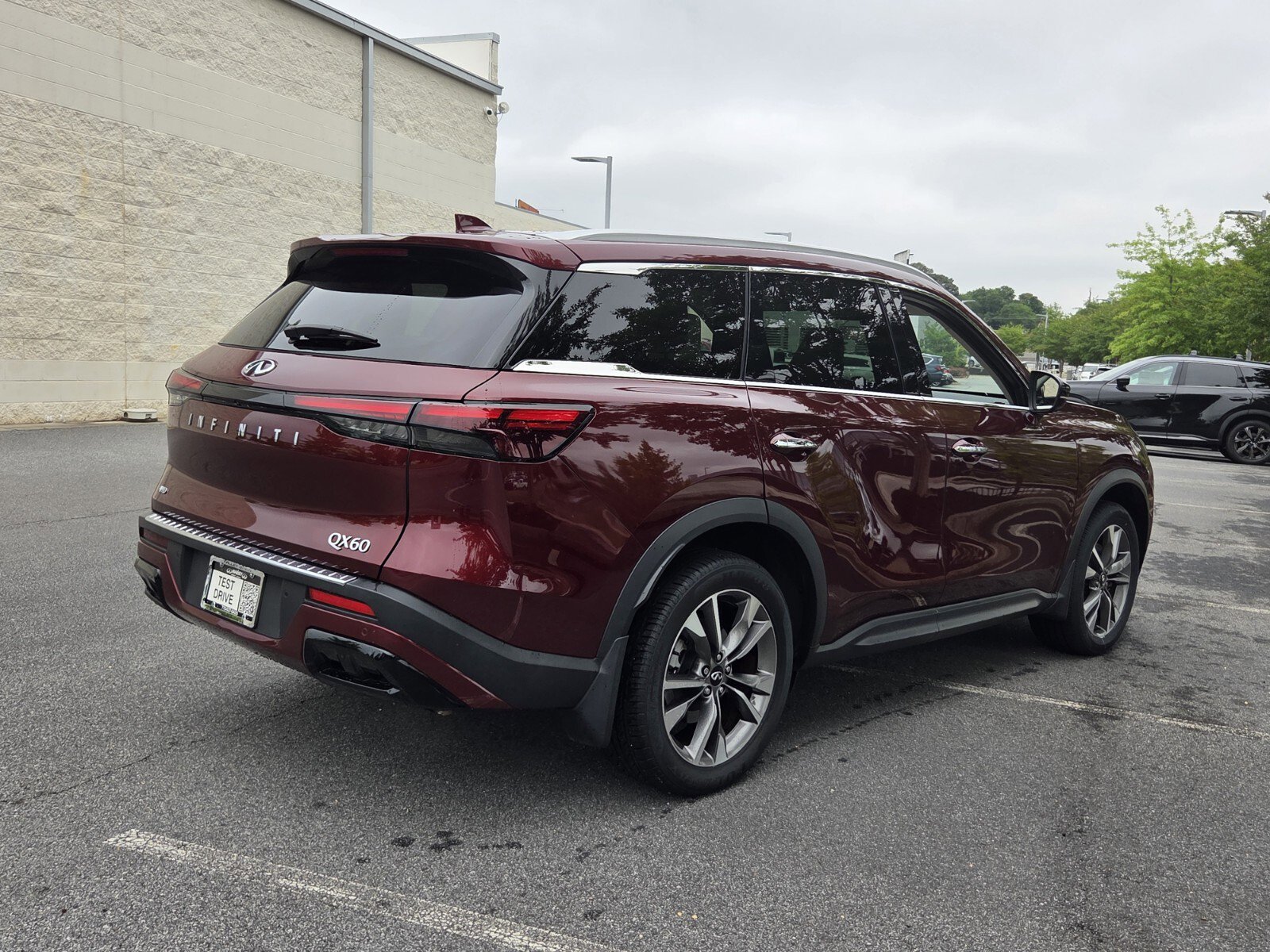 Used 2023 INFINITI QX60 Luxe w/ Cargo Package AWD/4WD image 6
