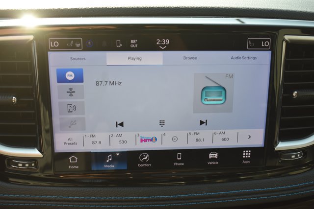 Used 2021 Chrysler Pacifica Touring-L AWD/4WD image 24