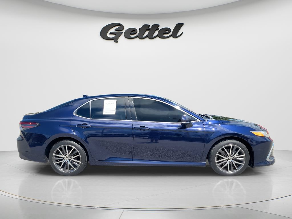 Used 2022 Toyota Camry XLE FWD image 4