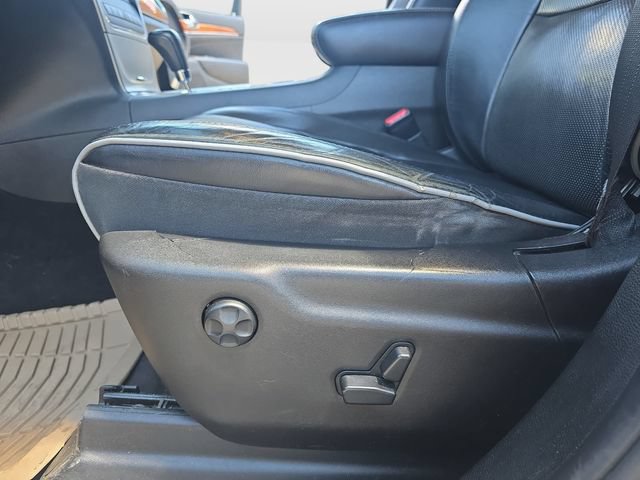 Used 2012 Jeep Grand Cherokee Overland AWD/4WD image 21