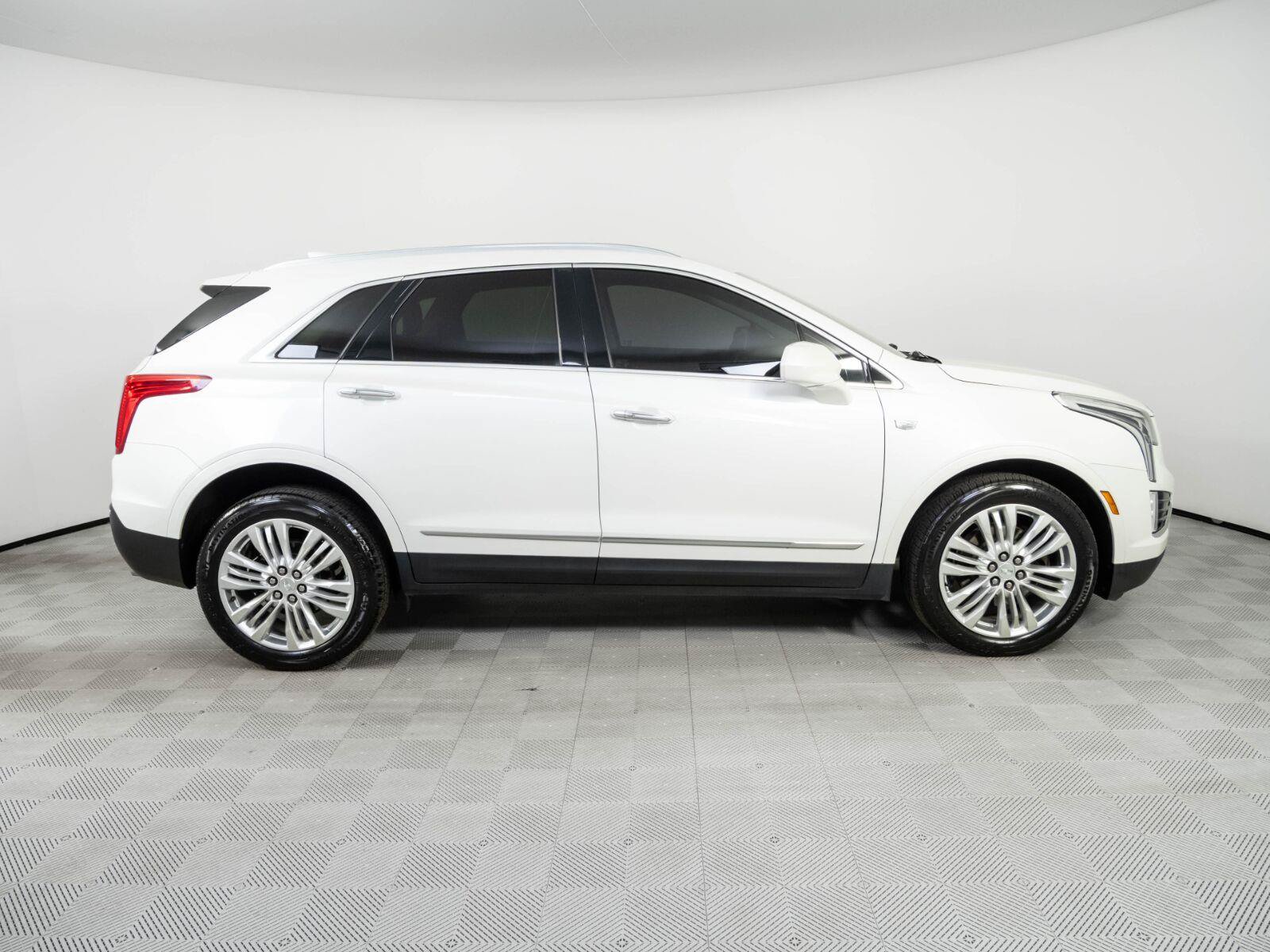 Used 2019 Cadillac XT5 Premium Luxury AWD/4WD image 27