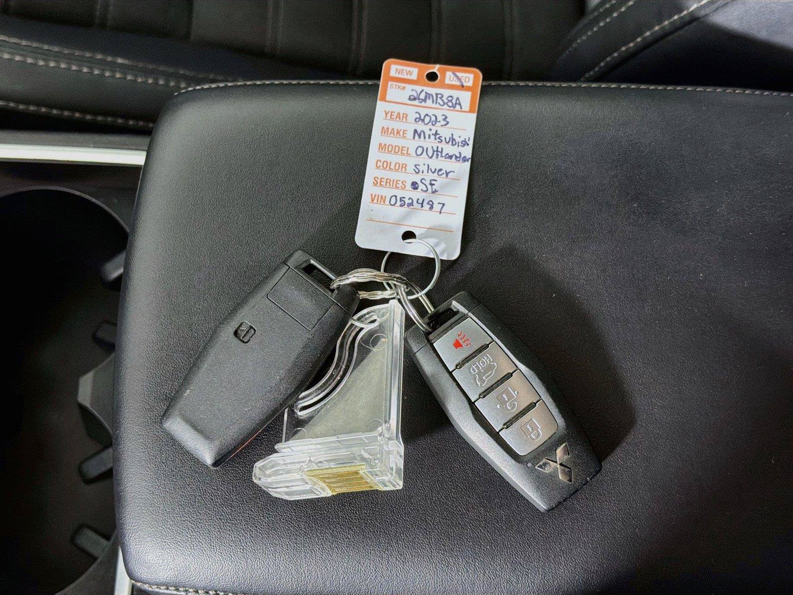 Used 2023 Mitsubishi Outlander SE AWD/4WD image 4