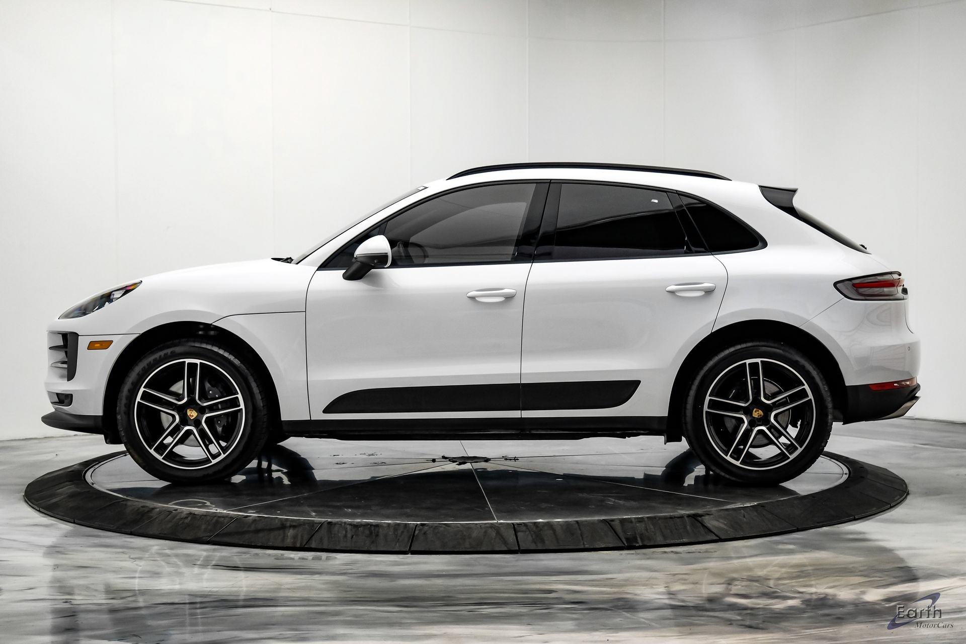 Used 2021 Porsche Macan AWD/4WD image 7