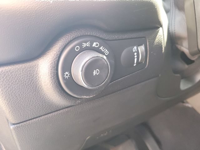 Used 2021 Dodge Durango R/T w/ Blacktop Package RWD image 17